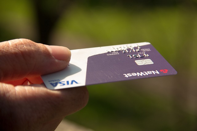 mengelola kartu kredit